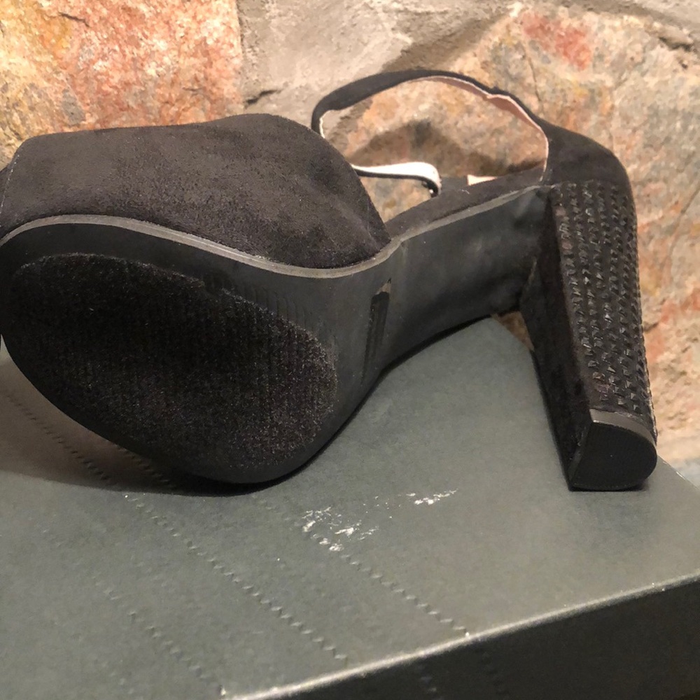 (MAKE OFFERS 💰) Bella Luna Suede New Heels - Picture 5 of 7